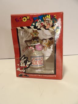 * Warner Brothers Taz Tasmanian Devil in Cookie Jar Christmas Ornament 1996 3"