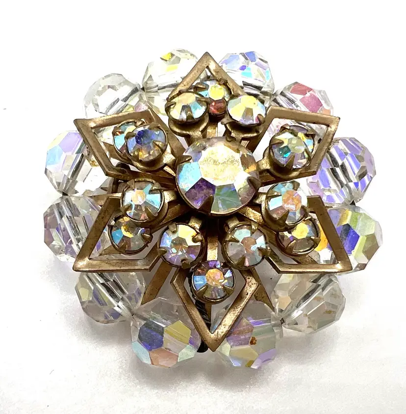 Gold Star Highlighted Brooch, Clear Crystal Beads, Rhinestones Center, Shimmering Round Crystals. Gold Tone Star Setting