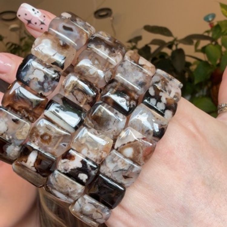 Black Flower Agate Bangle