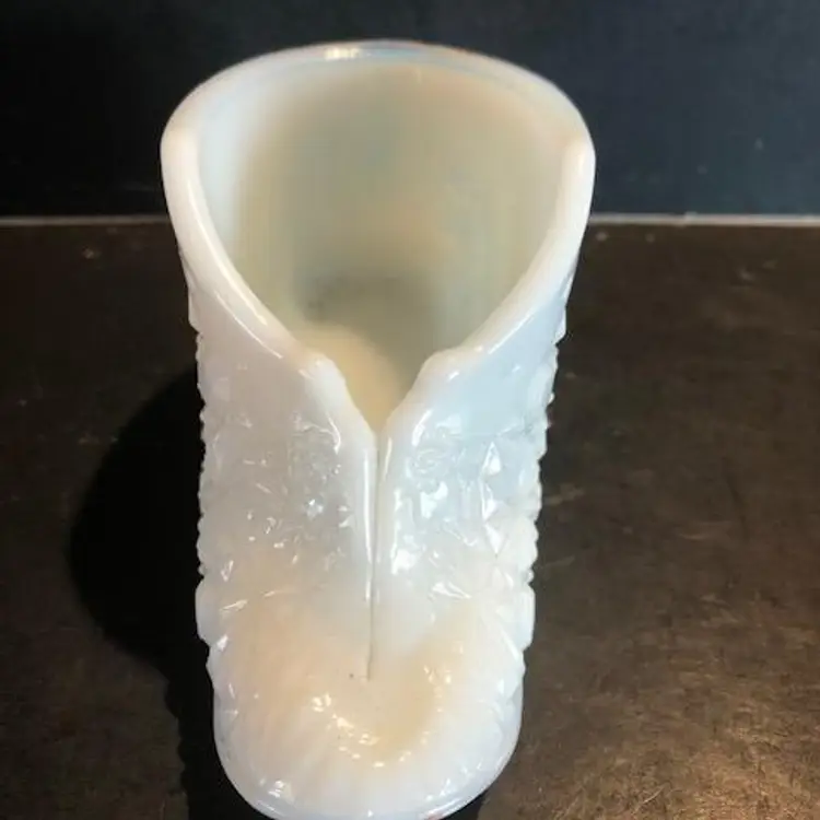 Vintage White Fenton Old Virginia Daisy and Buttons Milk Glass Baby Bootie