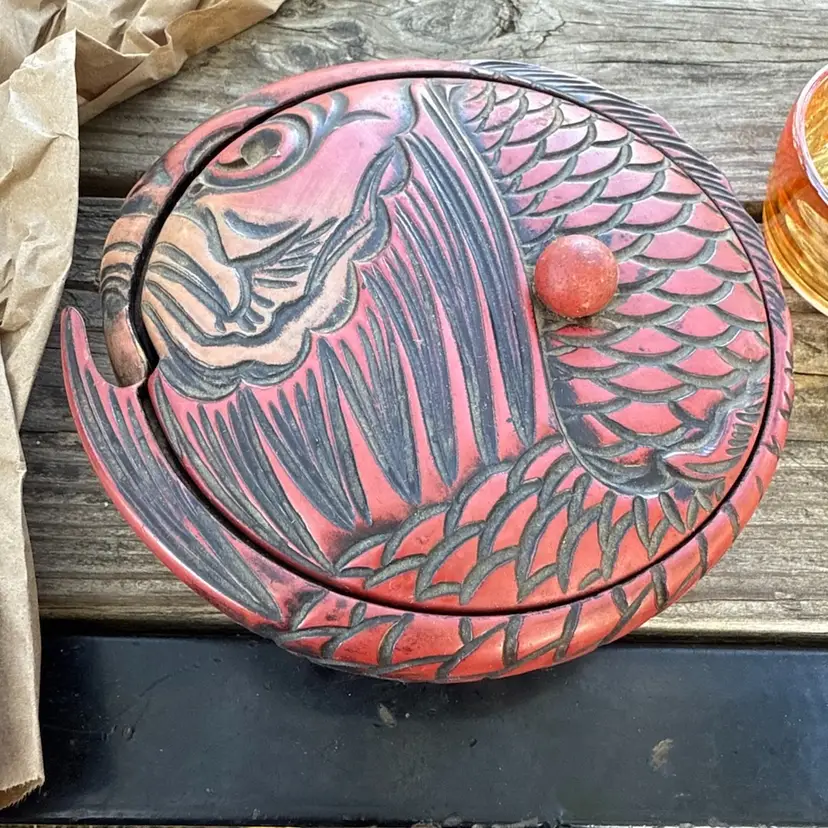 Takaoka Shikki lacquerware seabream bonbonniere box, Japan 1920s