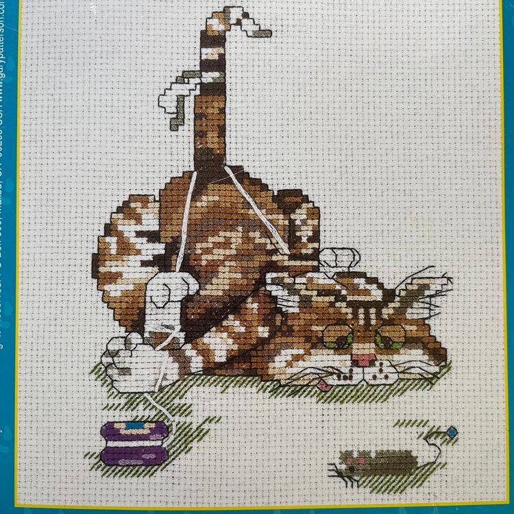 Janlynn Gary Patterson Kitty Cat Yo-Yo Mouse Counted Cross Stitch Kit 95-102