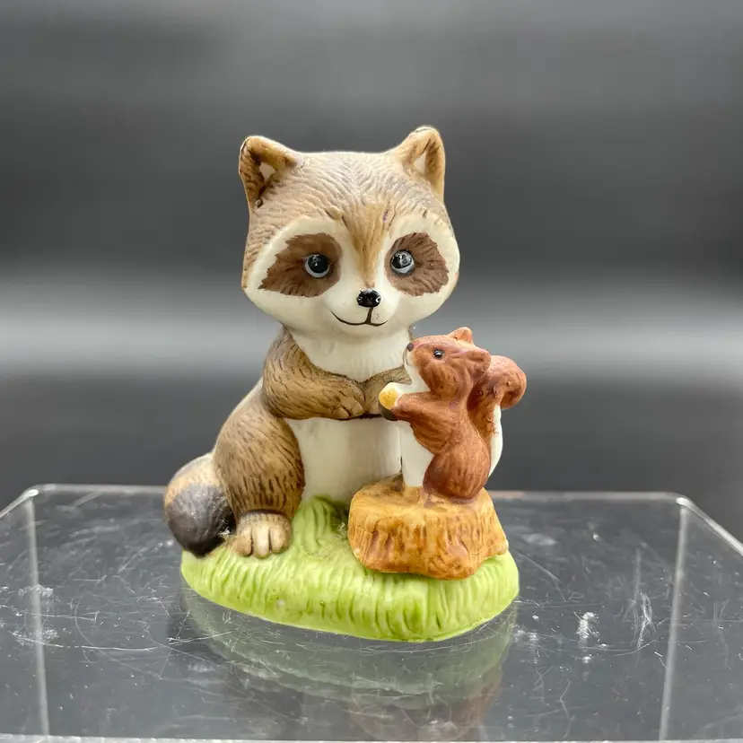 Homco Miniature Raccoon Squirrel Ceramic Figurine #1418 VTG Woodland Animals