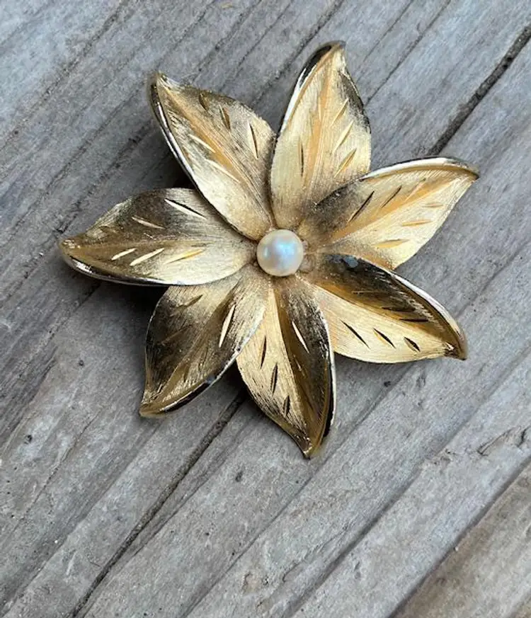 Gold Tone Flower Brooch Pin