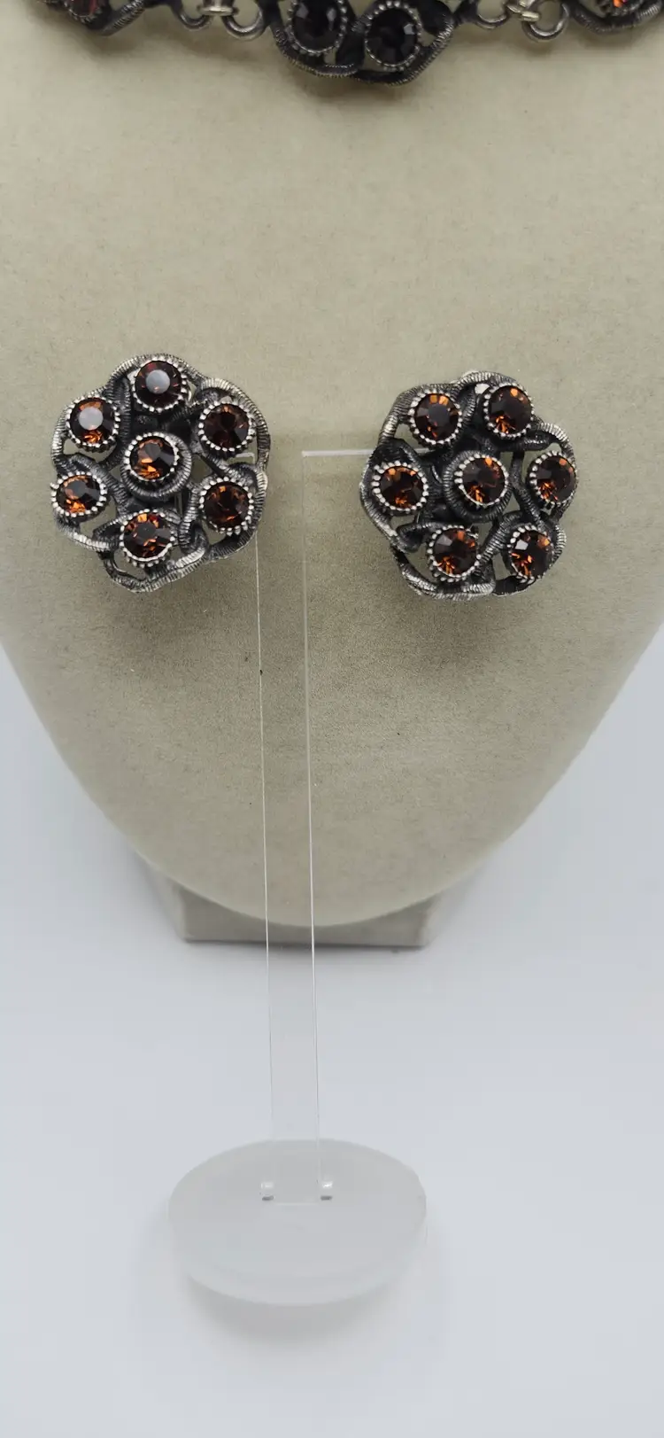 Vintage Da Vinci Garnet-Tone Floral Necklace & Clip-On Earrings Set