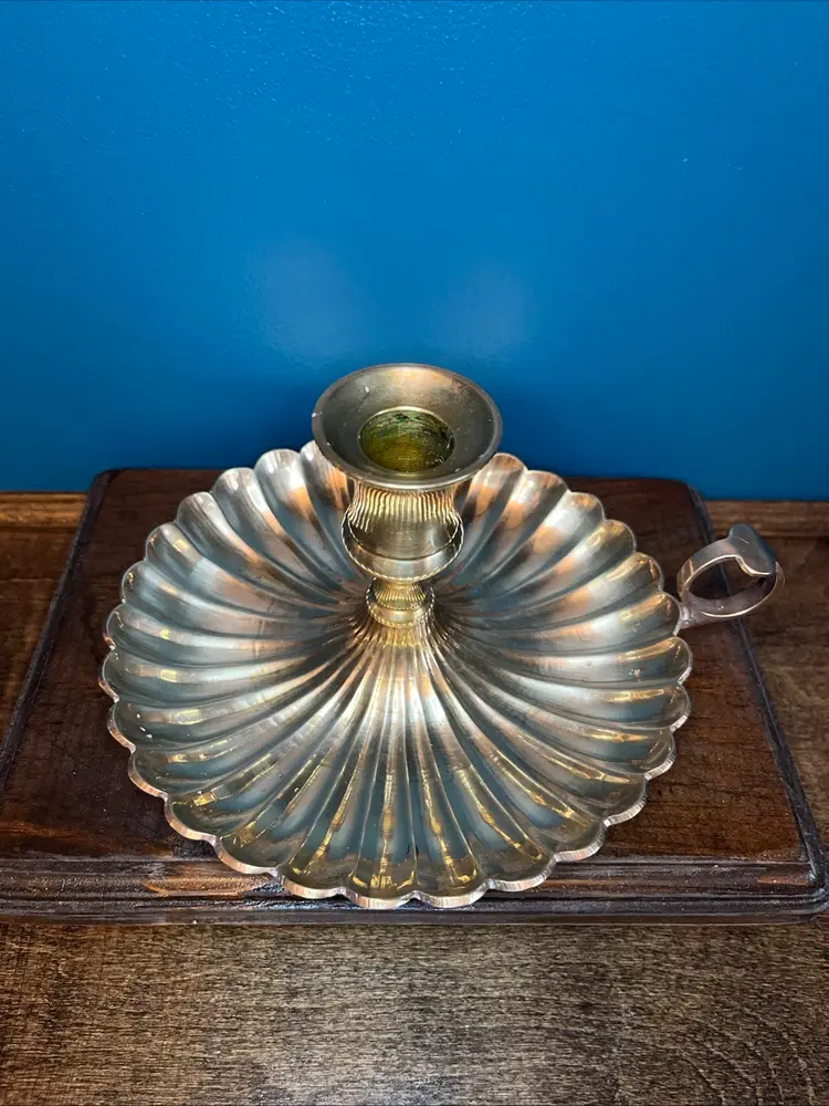 Beautiful 8” Vintage Solid Brass Scalloped Chamber Candlestick ~ Nice & Heavy