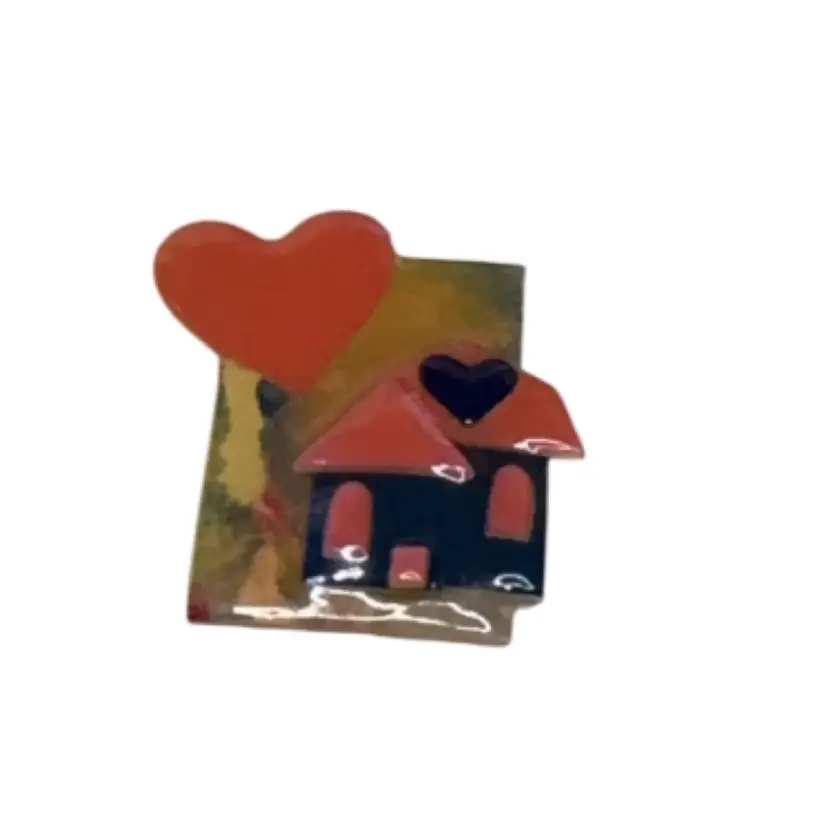 L05 Lucinda House Pin