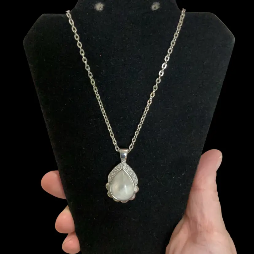 Gorgeous Silvertone Moonstone Pendant Necklace. Beautiful Tear Drop Moonstone Pendant. Not Signed