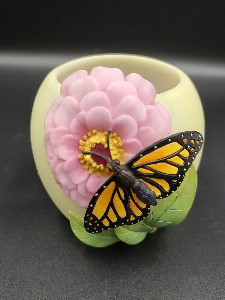 Vtg Monarch Butterfly With Zinna Flower Frog Planter