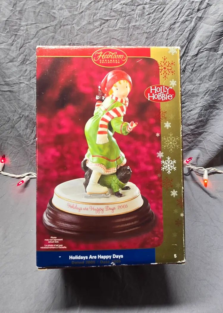 2005 Holly Hobbie Figurine Holidays Are Happy
