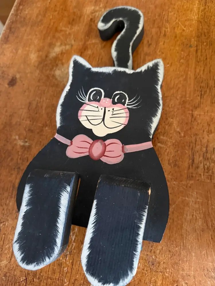 Black Wooden Cat Hanger