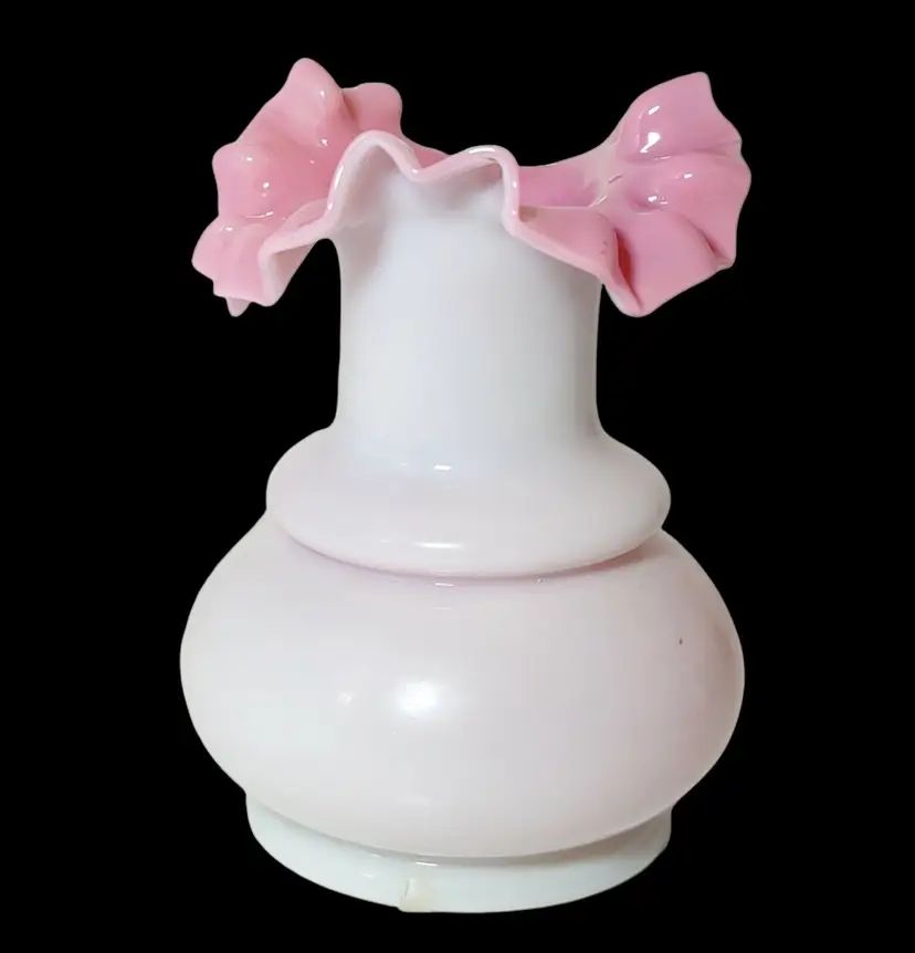 VTG VICTORIAN BRISTOL GLASS HAND BLOWN CASED WHITE & PINK CRIMPED RUFFLED VASE