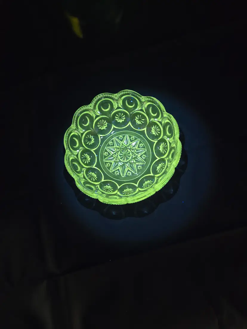 L.E. Smith Moon & Stars 6" bowl