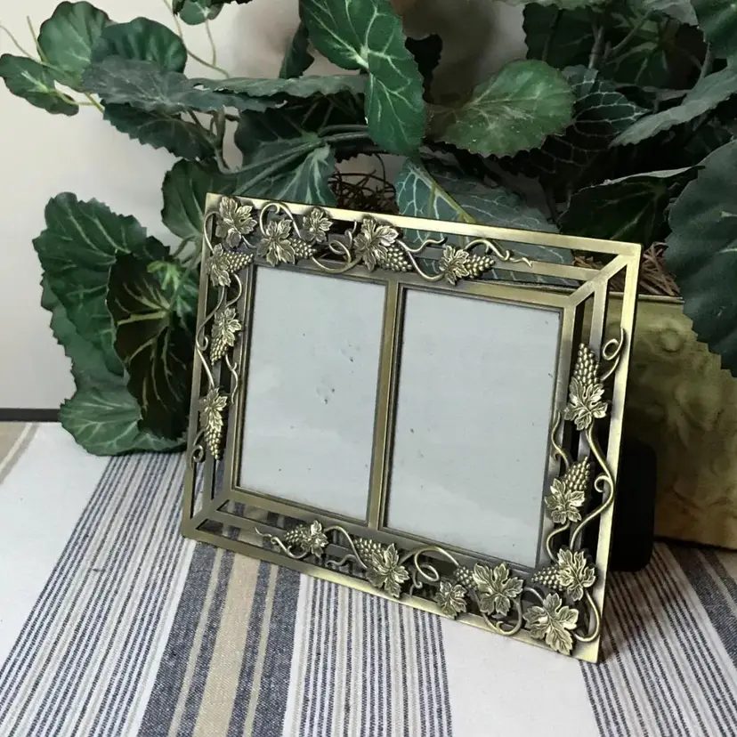 Metal 2 picture photo frame-antique gold tone with grapes and vines