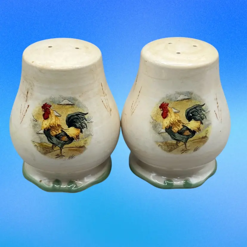 Gibson “Royal Rooster” Stoneware Salt And Pepper Shakers