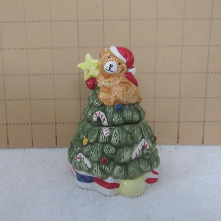 VTG Stacking Christmas Tree with Bear Salt & Pepper Shaker Set