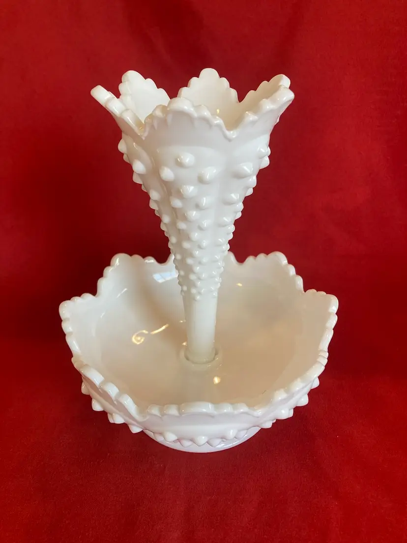 19. VTG Single Horn Hobnail Milk Epergne