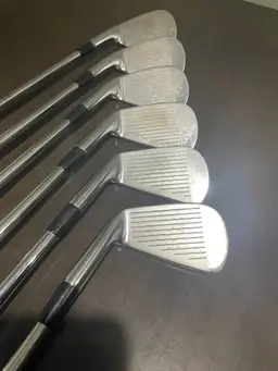 Mizuno MP-67 (5-PW)  Mizuno Pro 225 (4 IRON)