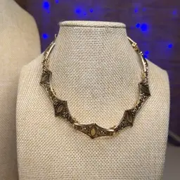 #140 Antique Mall Jewelry (12/18) 12”