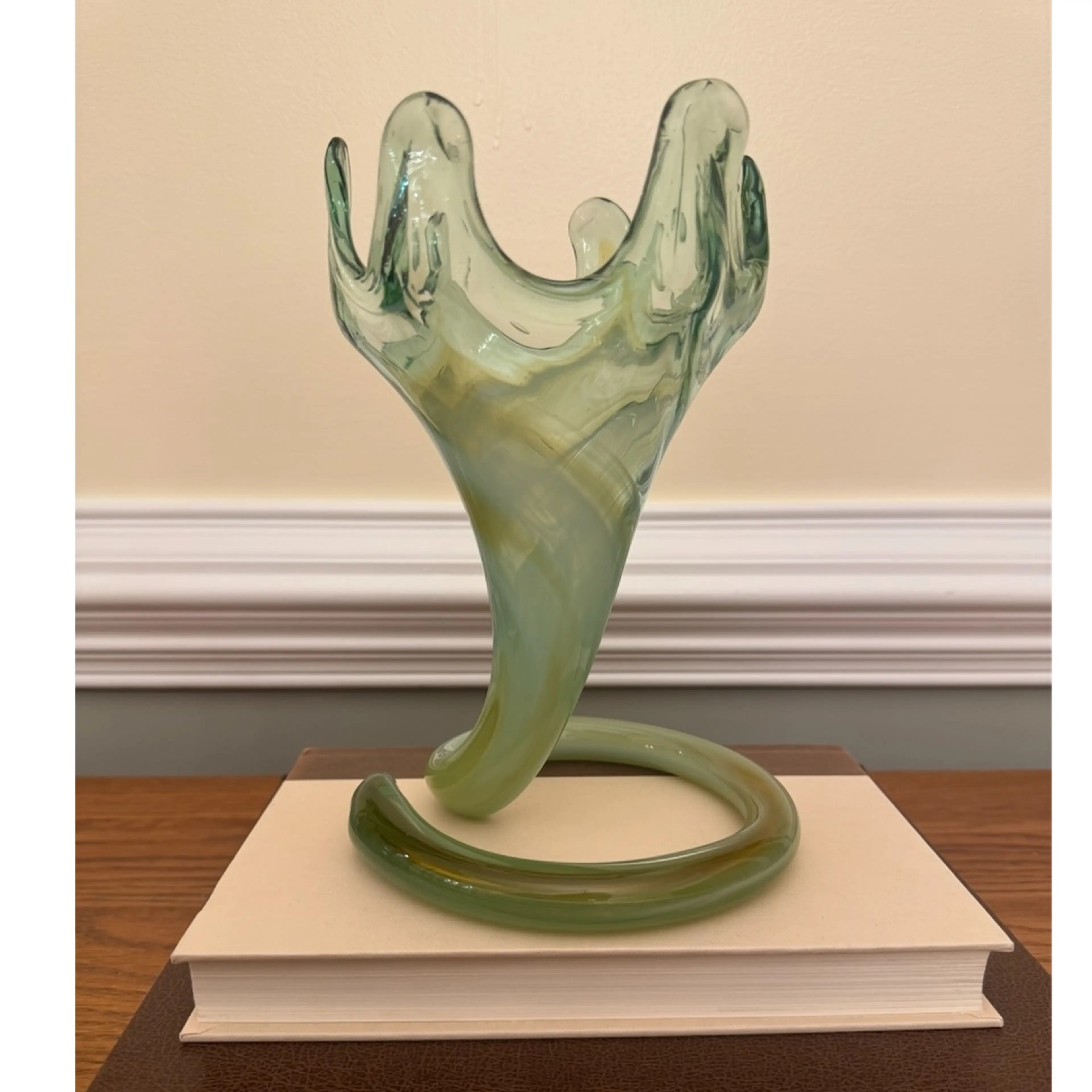 Image 1 of 6