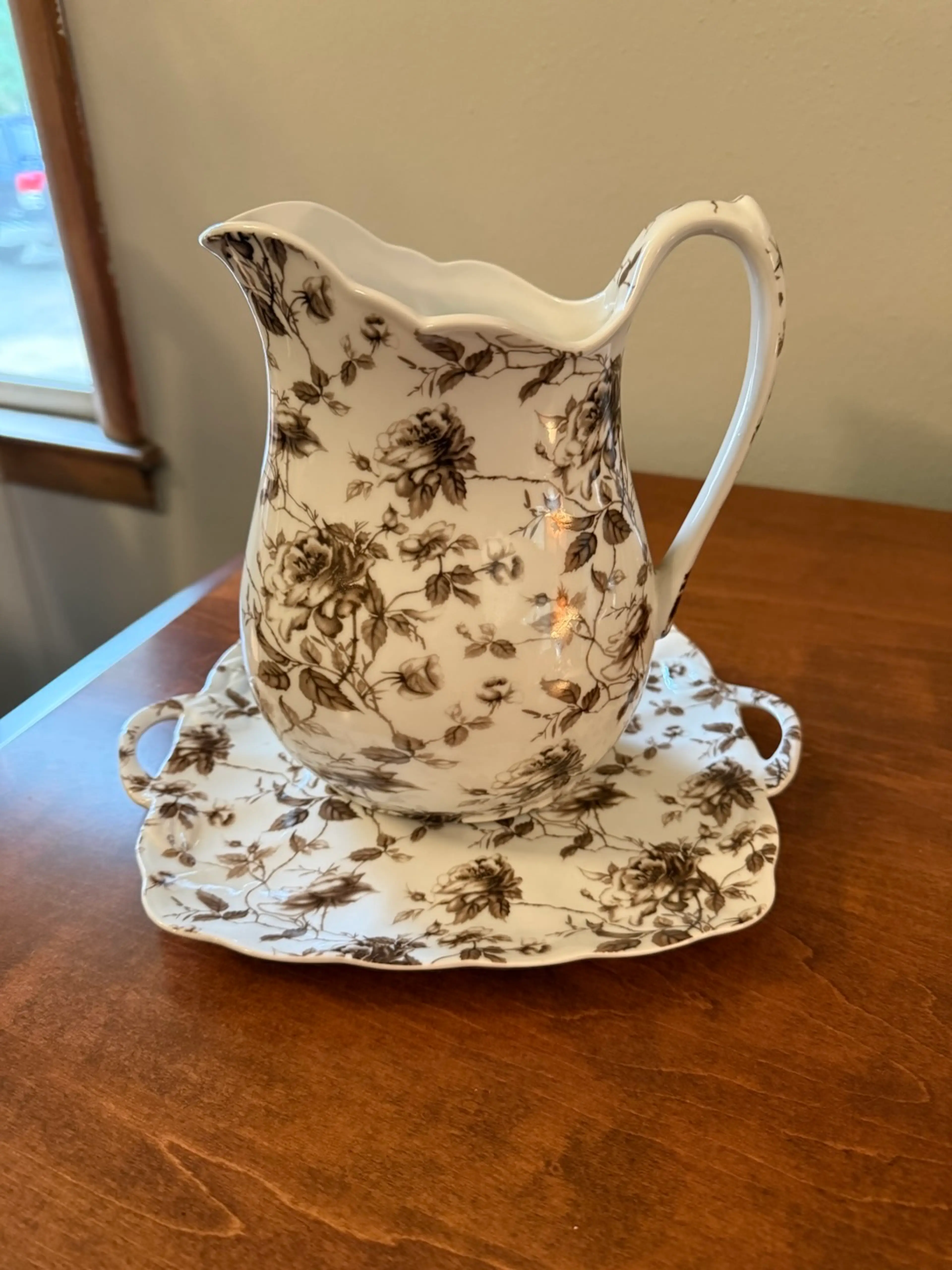 Image 1 of 8