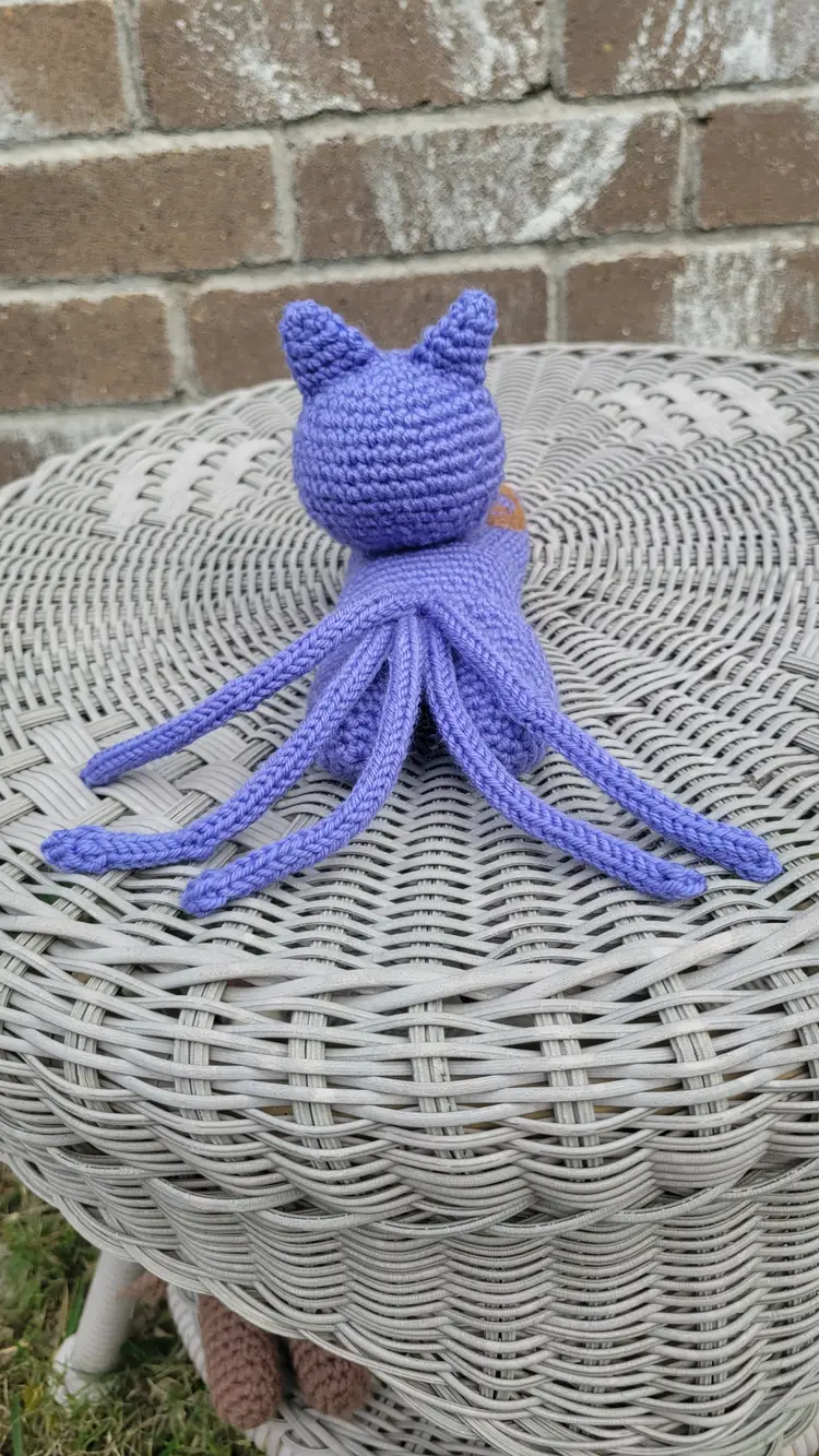 Handmade crochet cat: Mystic Moon