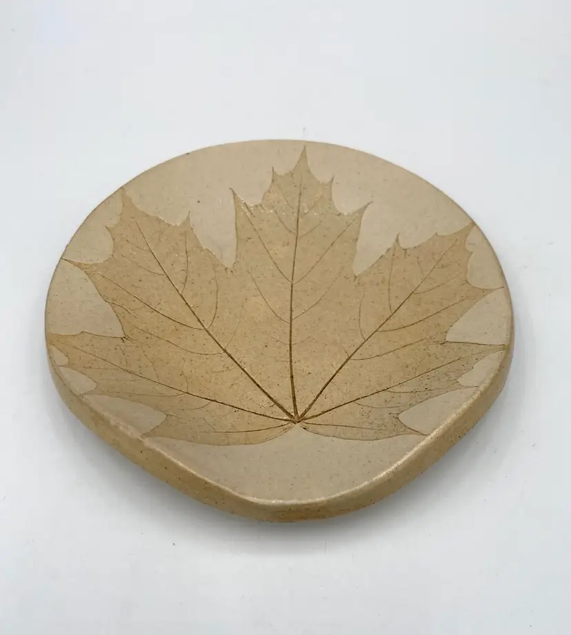 Kaleidoscope Pottery (Easthampton, MA) Spoon rest/Trinket Dish, Light Maple Leaf