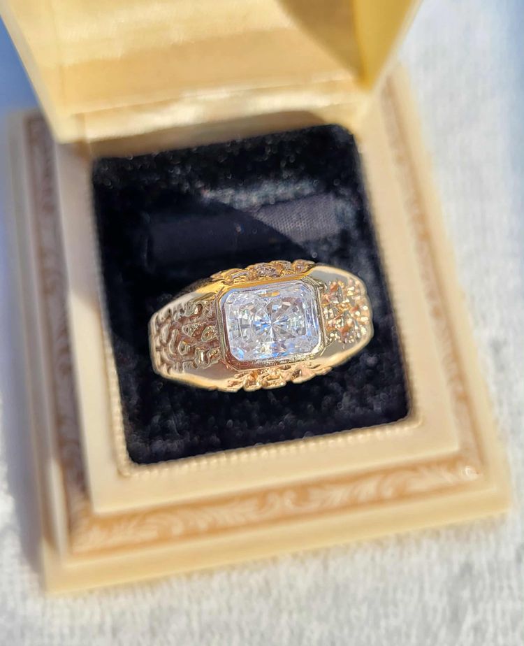 Vintage 10k Gold Nugget Sparkling Stone Men's Retro Ring Size 10 - 5.4g
