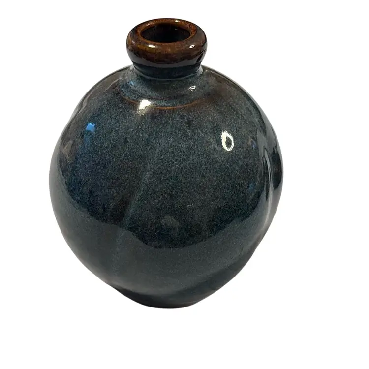 Signed King Of Pottery (Terry King), Whynot NC 2002 Bud Vase. Beautiful Blue Over Brown Glaze 5” Talk And 4” Across