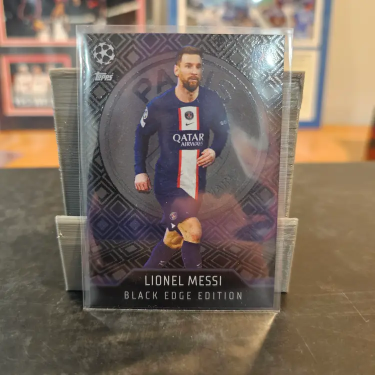 Lionel Messi - Paris Saint Germain-Black Edge Edition Topps Match Attax