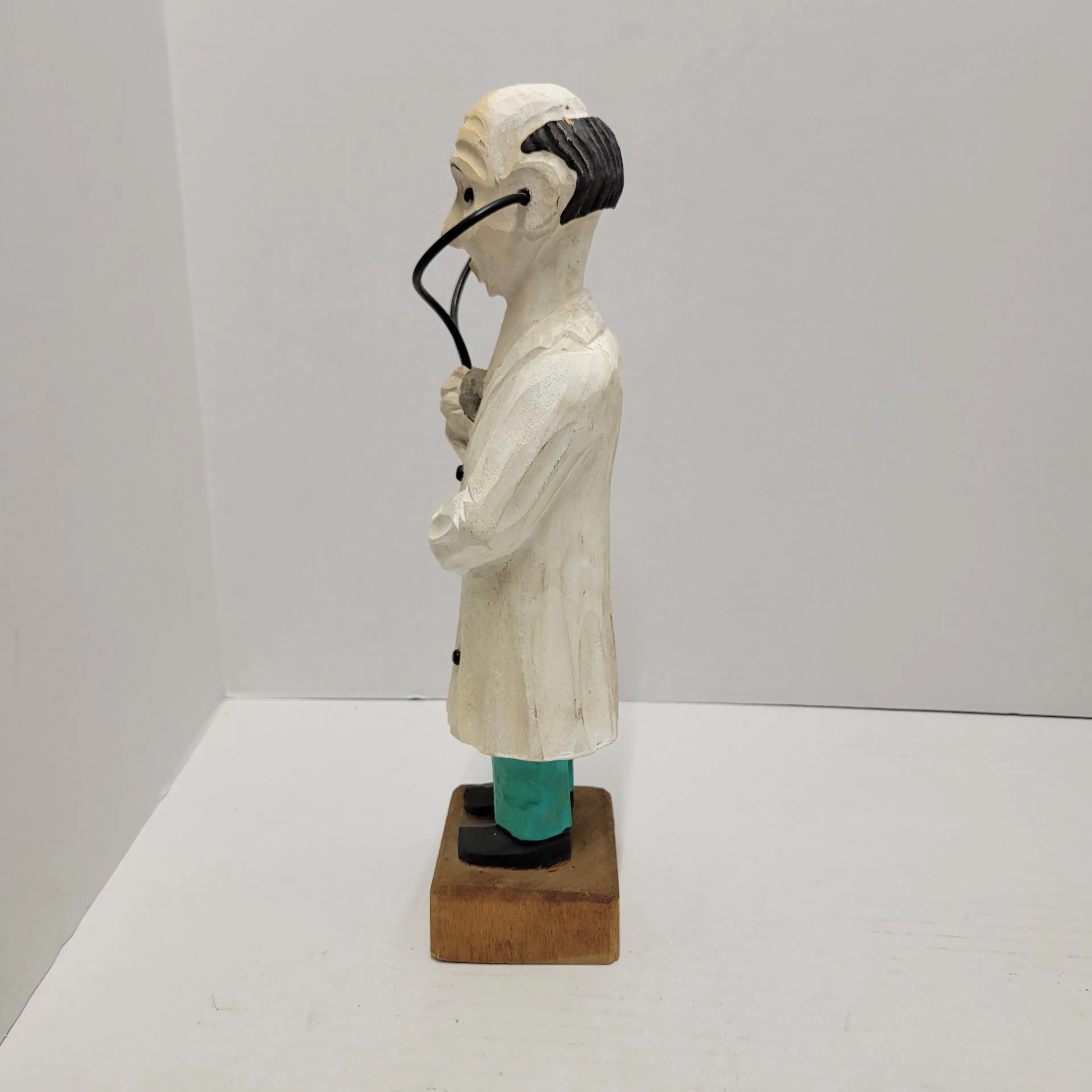 Image 4 of 9