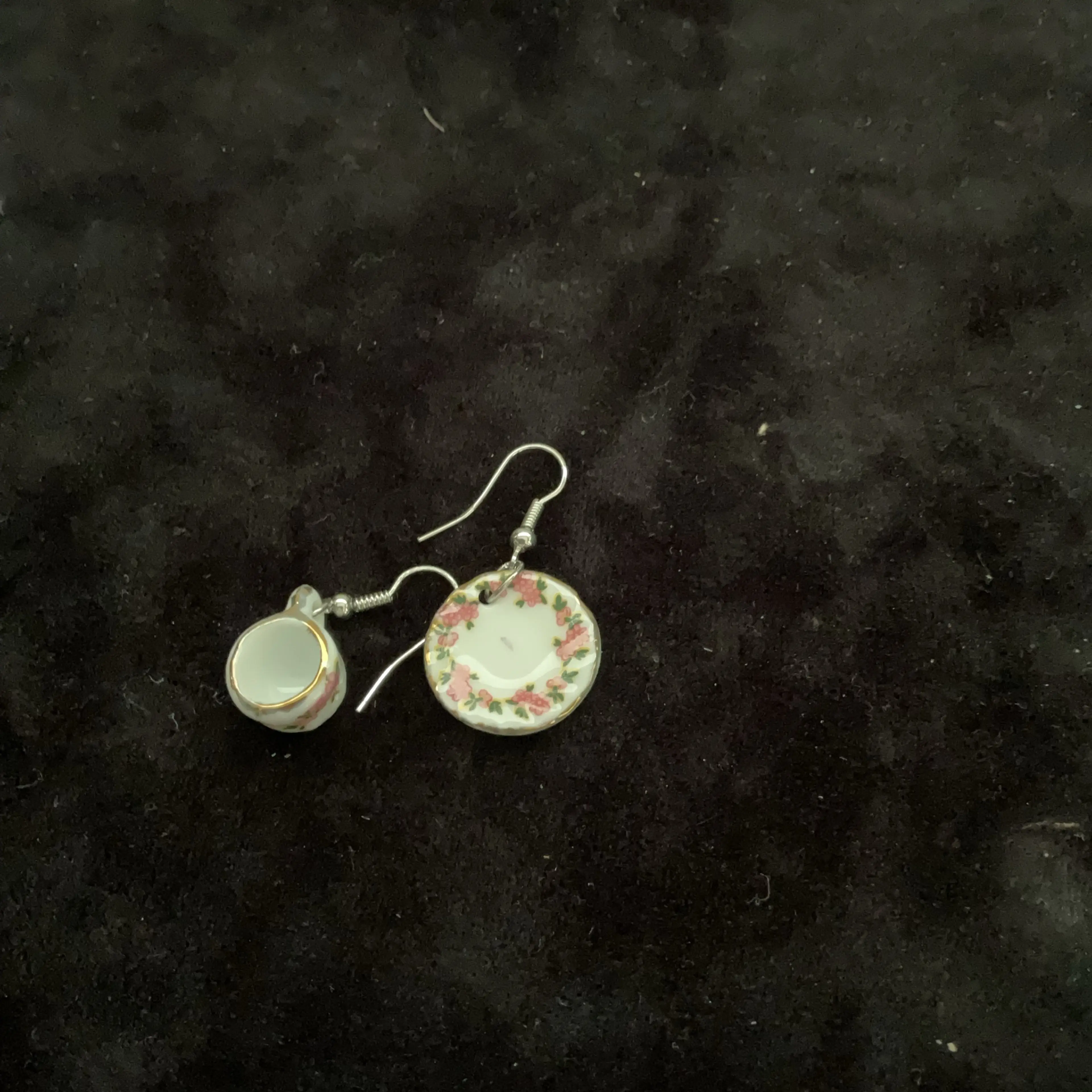 Image 1 of 2