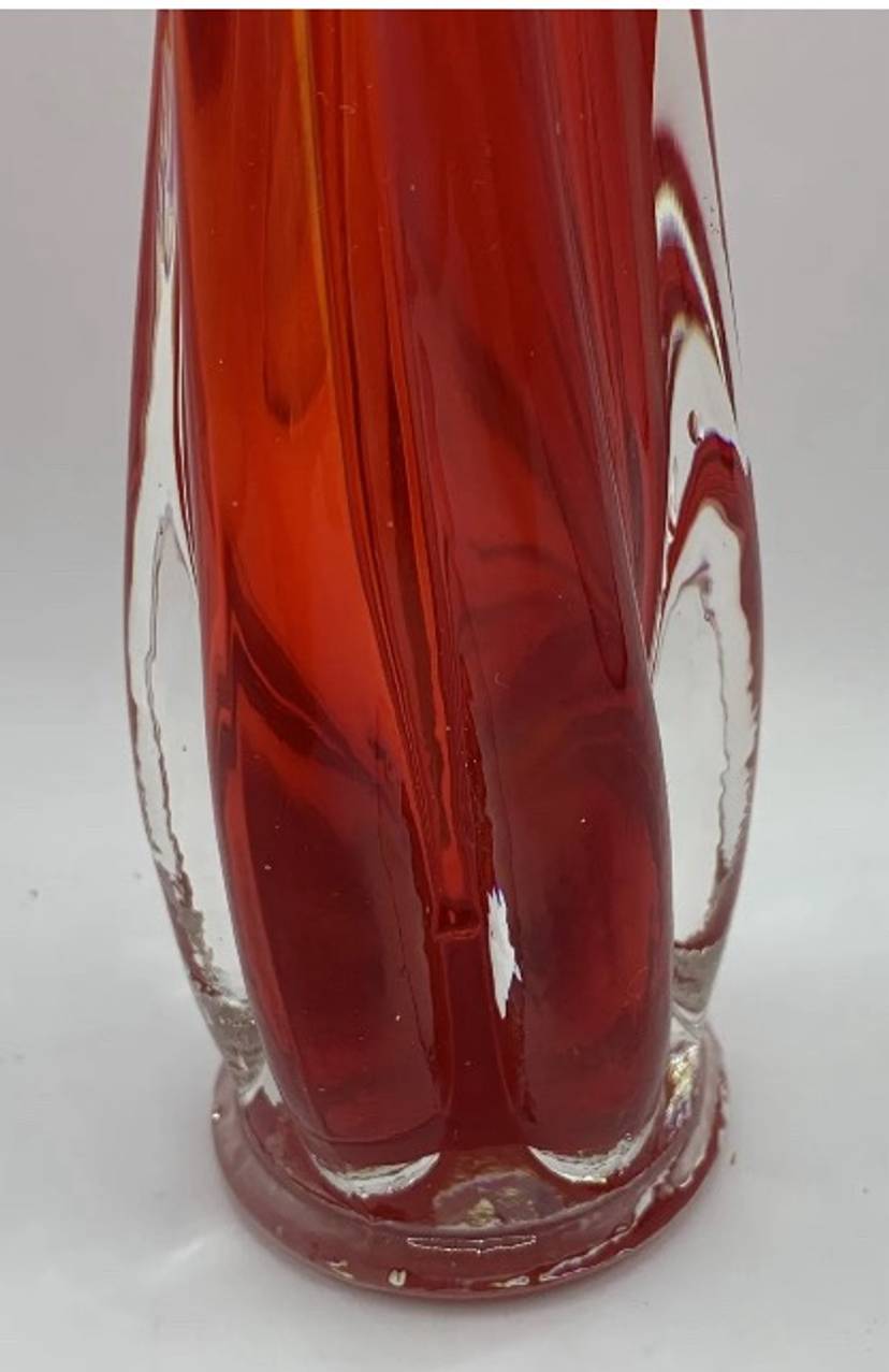 Red Swung Glass Vase