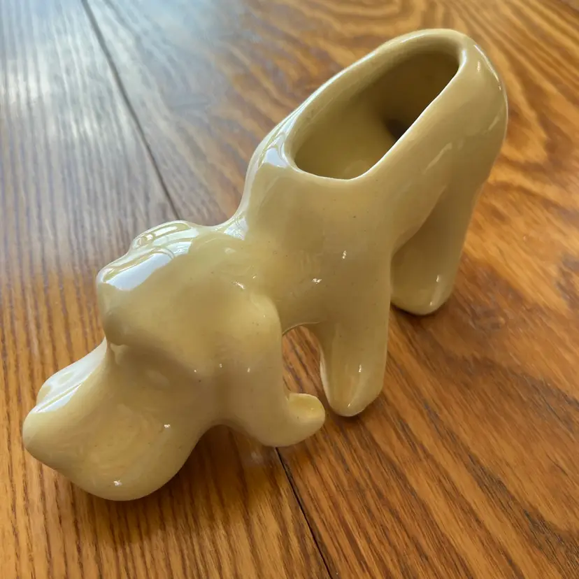 Vintage Shawnee Pottery yellow glazed hound dog planter. 9” Long  Circa 1940-1950
