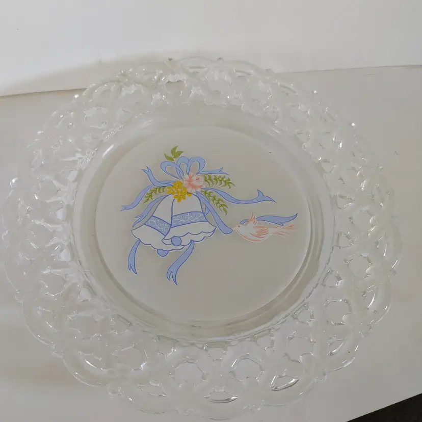 Westmoreland Wedding Forget Me Knot Lace Plate or Trinket Dish. 8.5 inch diameter. No chips or cracks.