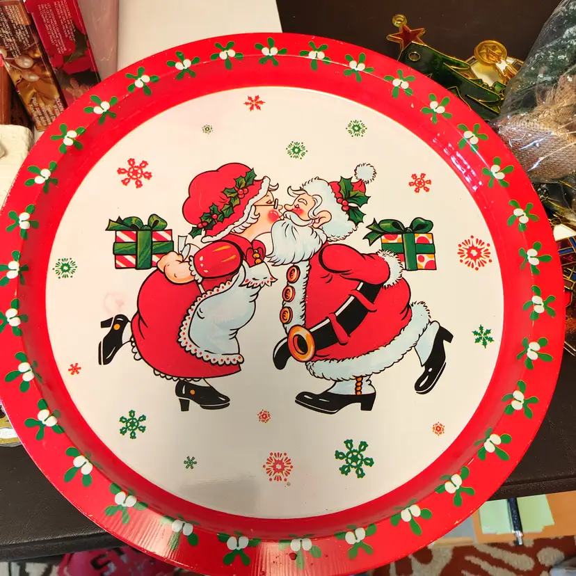 Christmas Tin Tray/Serving Platter. 13 inch diameter.