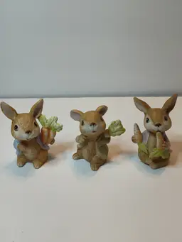 #01 - 👑 CHOICE of Homco Peter Rabbit Easter Bunnies