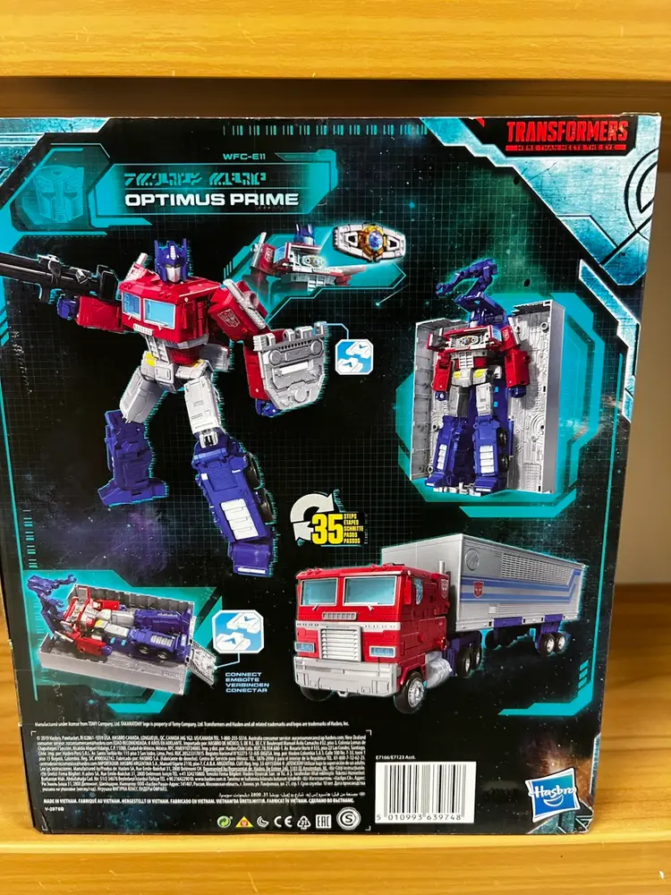 Transformers WFC Earthrise Optimus Prime Leader Class WFC-E11 Action Figure NIB
