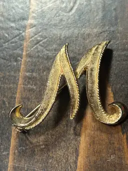 Coro Gold Tone Ribbon M Brooch