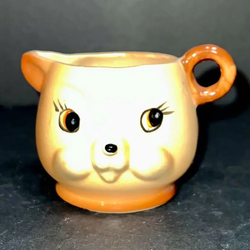 MARKDOWN! Adorbs Beaver/Chipmunk Anthropomorphic Creamer-Look at those LASHES ππ