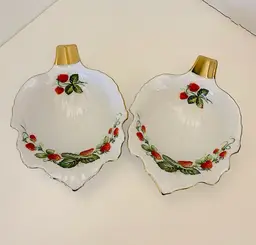 Bareuther Waldsassen, china nut/trinket dish with red strawberries and leaves!