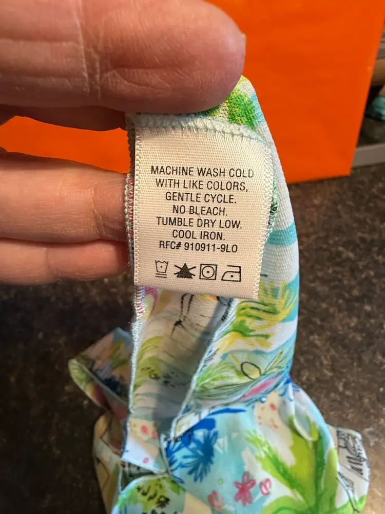 Adorable Vintage scarf. Machine Wash. Spring Colors