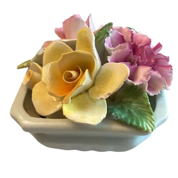 Beautiful Thorlez English Bone China Flowers In A Bowl