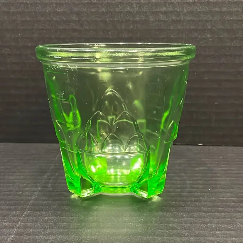 Vintage Hazel Atlas Uranium Glass Beater Jar, Two Cup Vaseline Glass Jar, 16 Oz, Art Deco Mixing Base