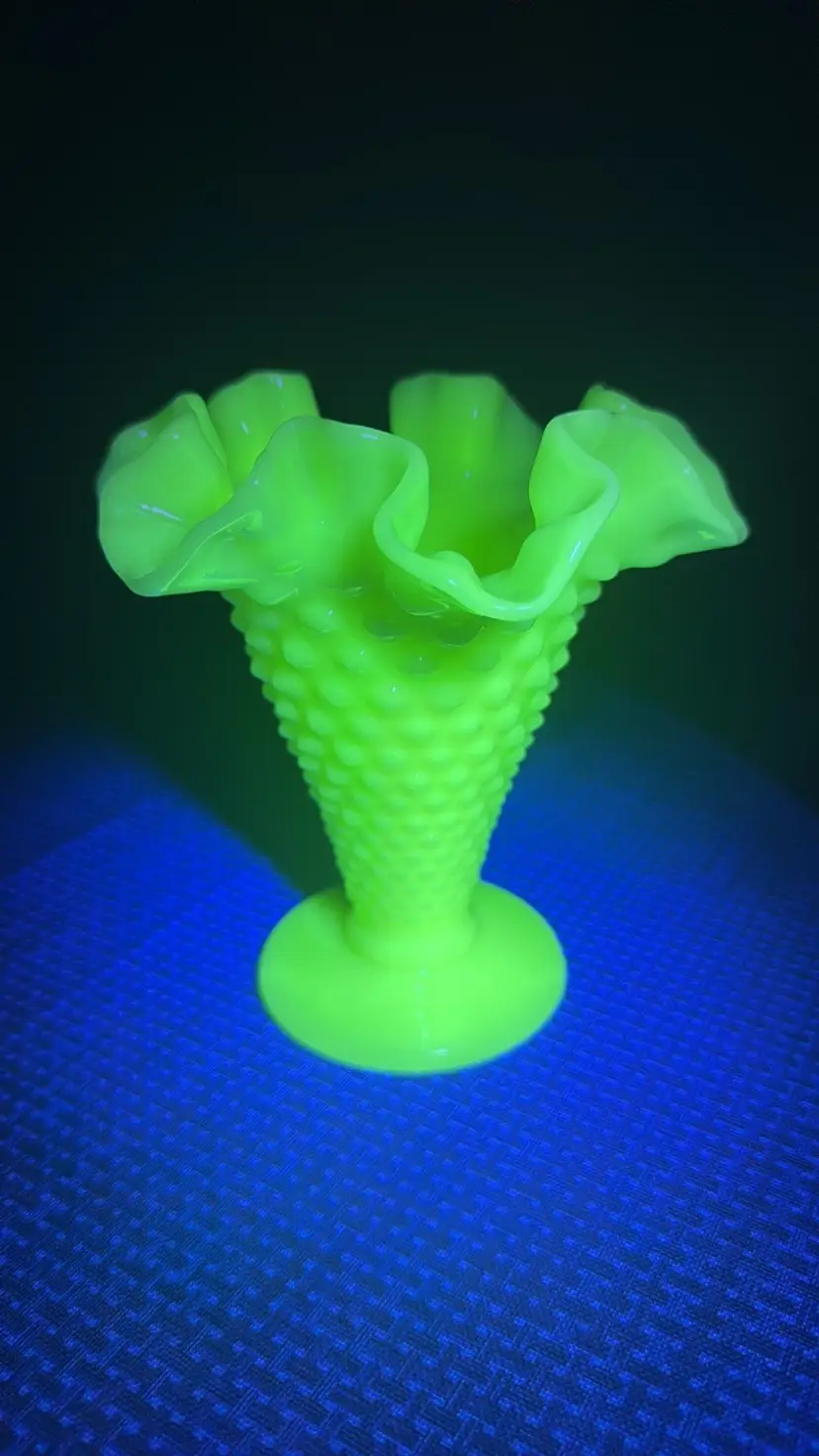 FENTON CUSTARD VASELINE / URANIUM GLASS HOBNAIL Trumpet VASE 5.75” tall