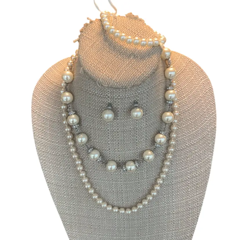 #10 - Bill Bless Pearl Rhinestones And Silver Lot