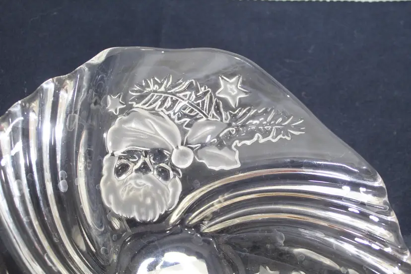 Mikasa  Bon Bon Plate Crystal~9 Inch Christmas Medley  NO BOX