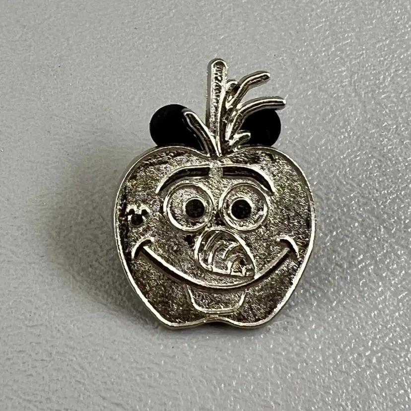 Disney Olaf Frozen Candy Apple Hidden Mickey 1" Pin Pinback 3 Of 10 2016 Silver Tone