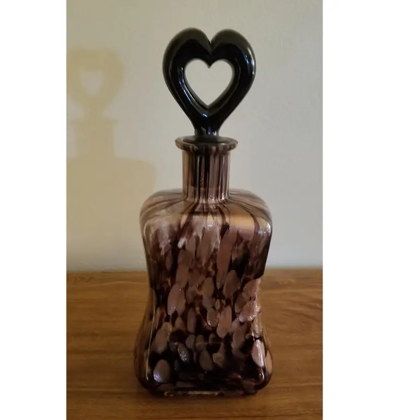 VINTAGE MAESTRI VETRAI ITALIAN ART GLASS DECANTER BOTTLE  With HEART STOPPER. Tortoise shell design.