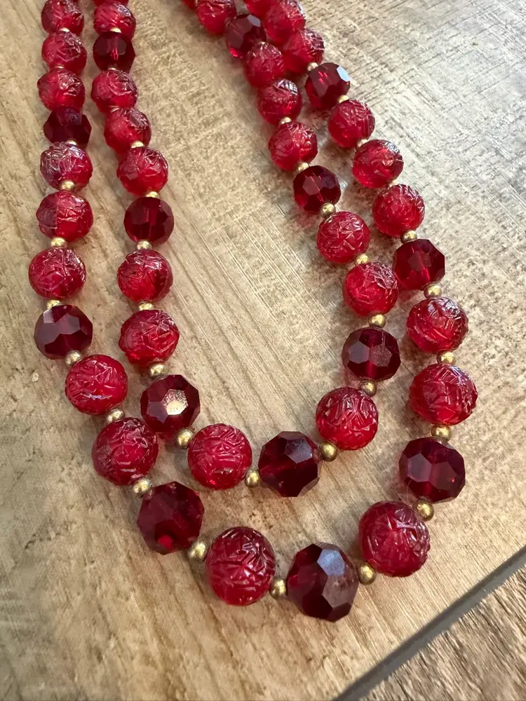 Vintage Lisner Glass & Plastic Beaded Necklace